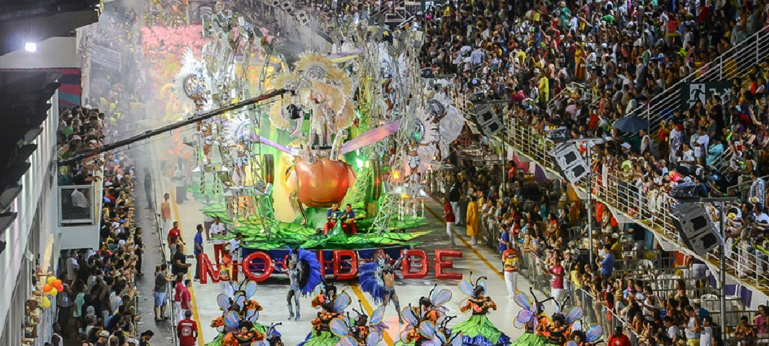 Foto com desfile de Carnaval de Vitória 2015 ilustra case Case Gestão de Crise Carnaval de Vitória 2015 - Aldeia Conteúdo